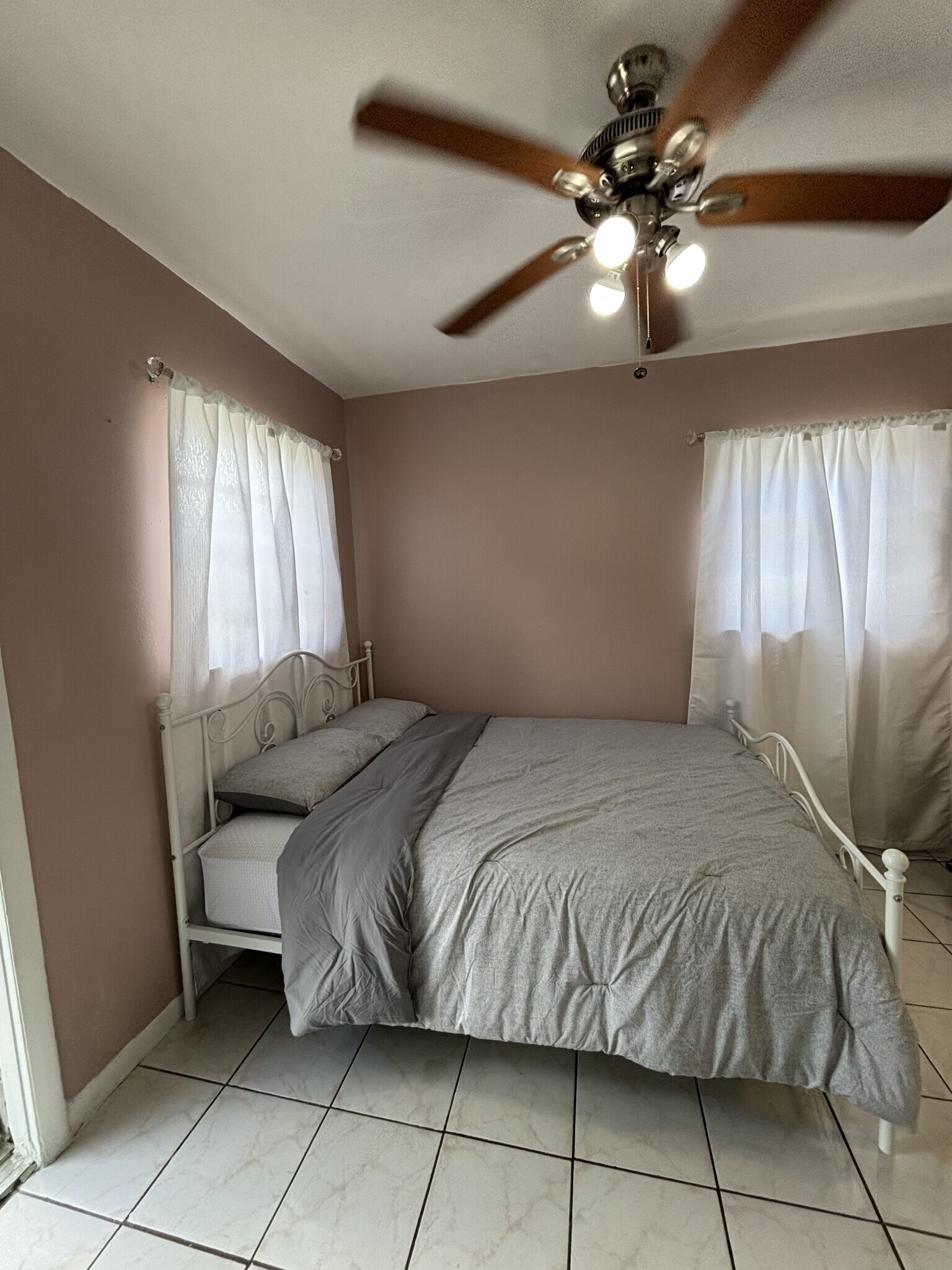 Building Photo - 6334 SW 35th St