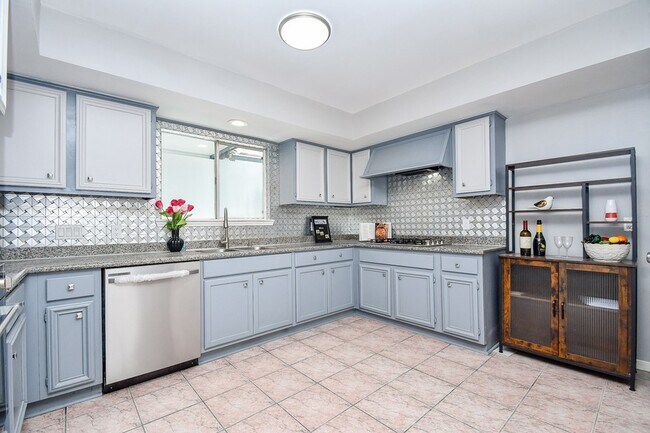 Building Photo - 11414 Chariot Dr