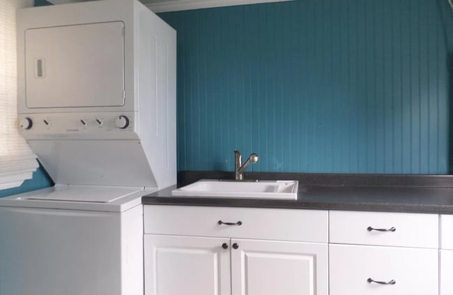 Building Photo - 311 Holly St