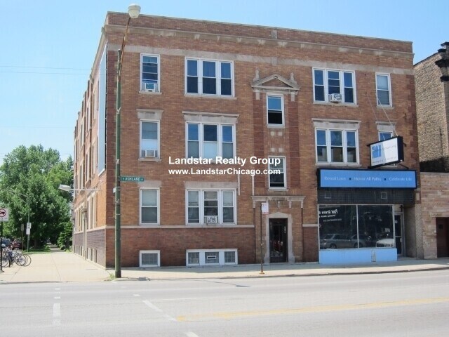 Building Photo - 3036 N Ashland Ave