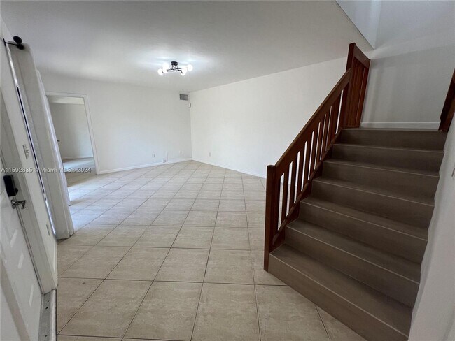 Building Photo - 773 SW 120th Way