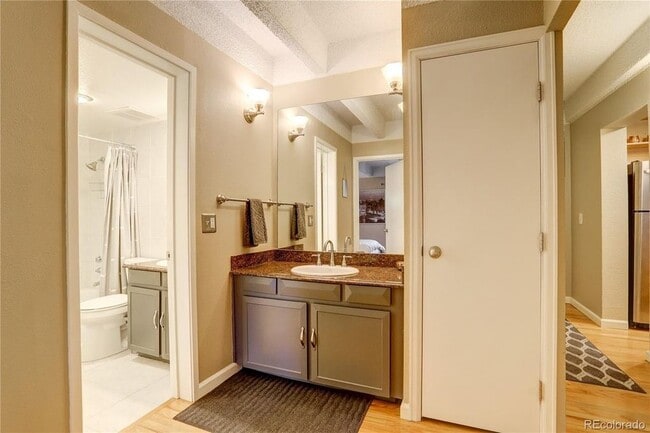 Building Photo - 675 S University Blvd