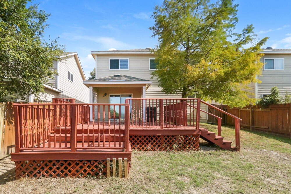 Building Photo - 223 Mallow Grove