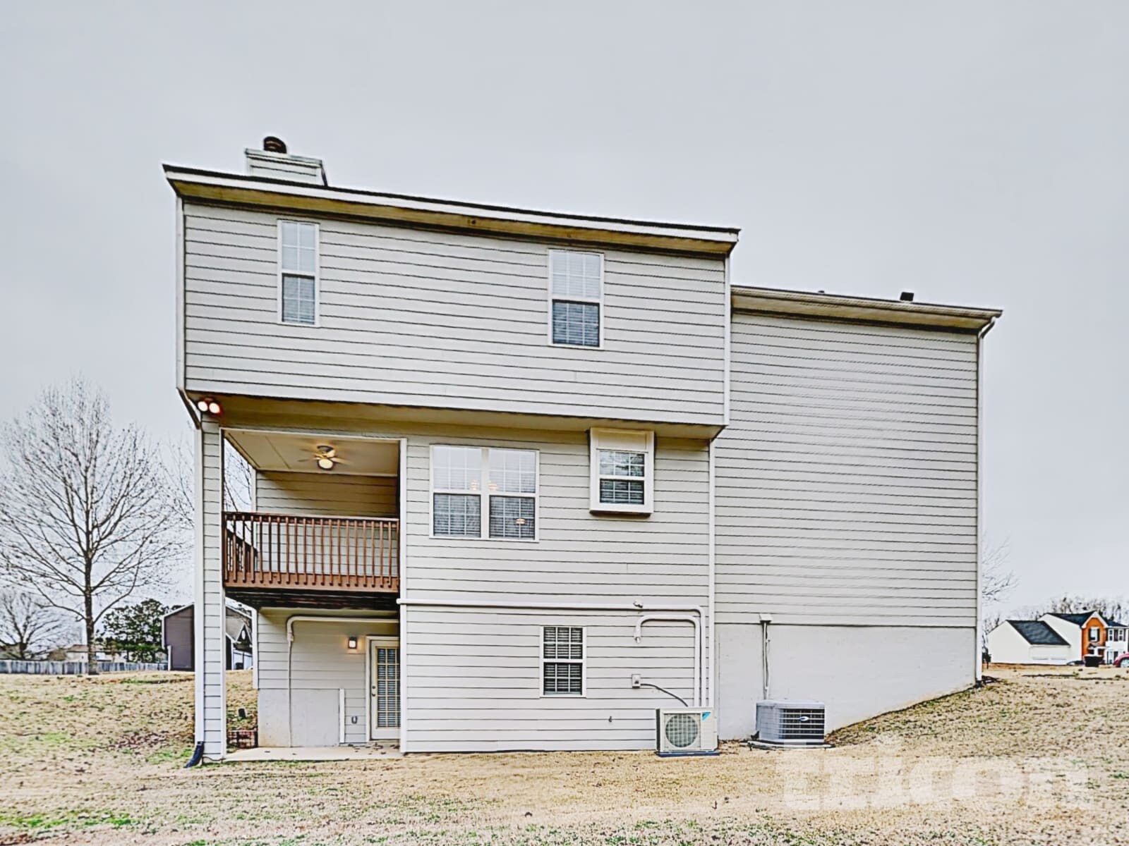 Building Photo - 872 Woodside Dr