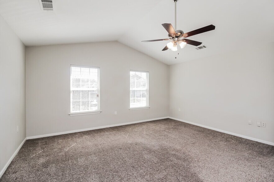 Building Photo - 1425 River Run Rd