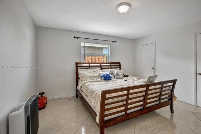 Building Photo - 6729 Camelia Dr