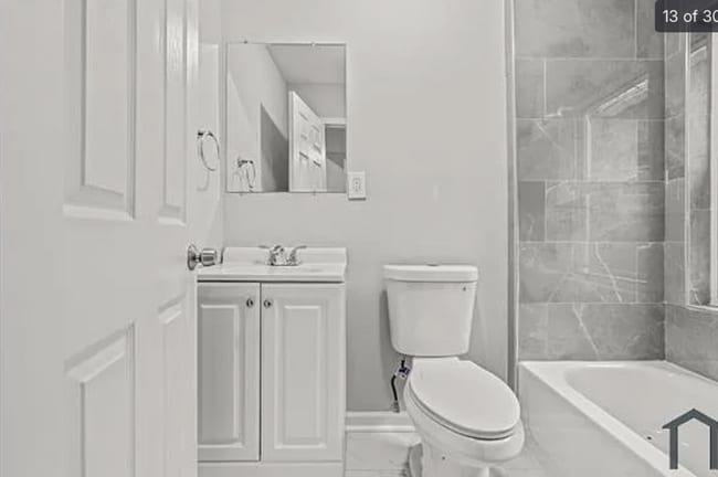 Building Photo - Modern 6-Bedroom Home in North Philadelphia