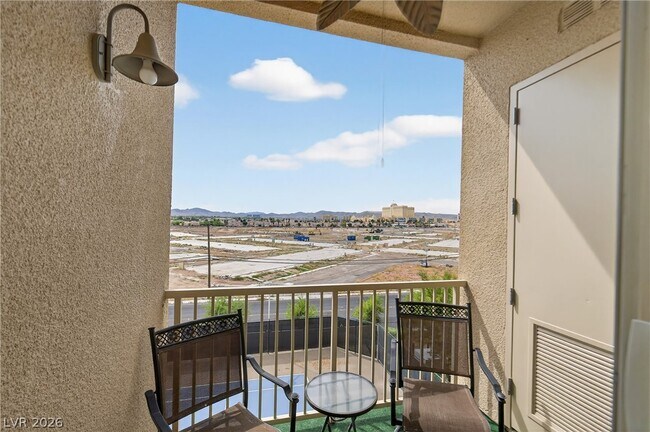 Building Photo - 62 E Serene Ave