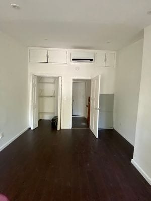 Building Photo - 122 S Carlton St