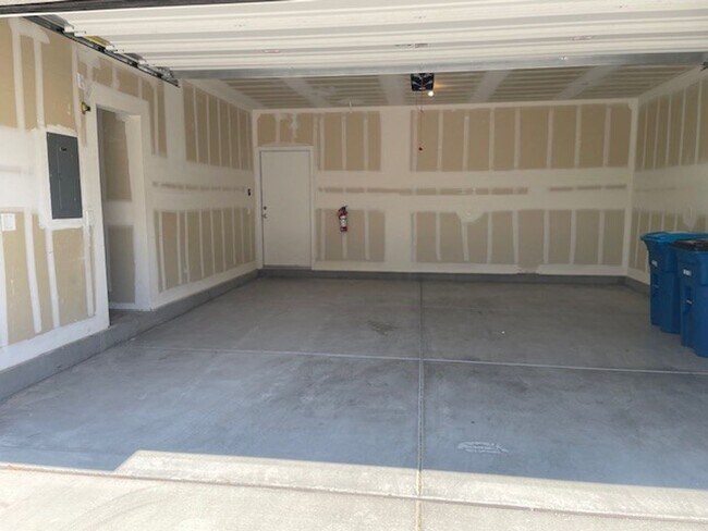 Building Photo - 7226 N Decatur Blvd