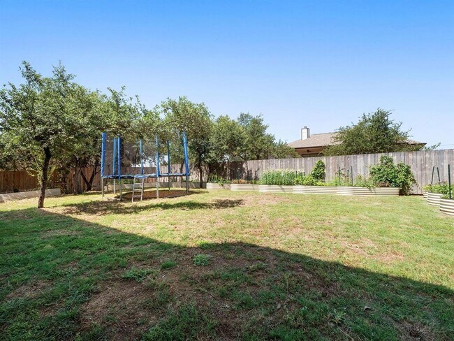 Building Photo - 10103 Twin Lake Loop