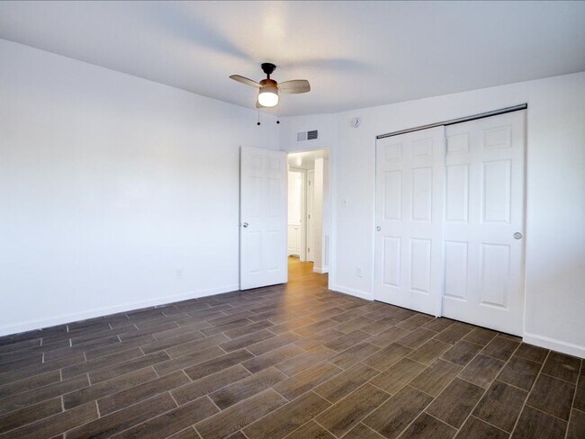Building Photo - Fully Remodeled 2 Bedroom Home – Modern Co...