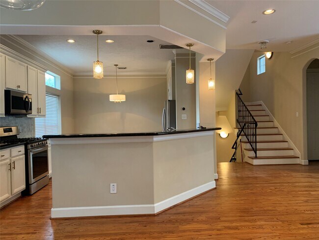 Building Photo - 406 Fowler St