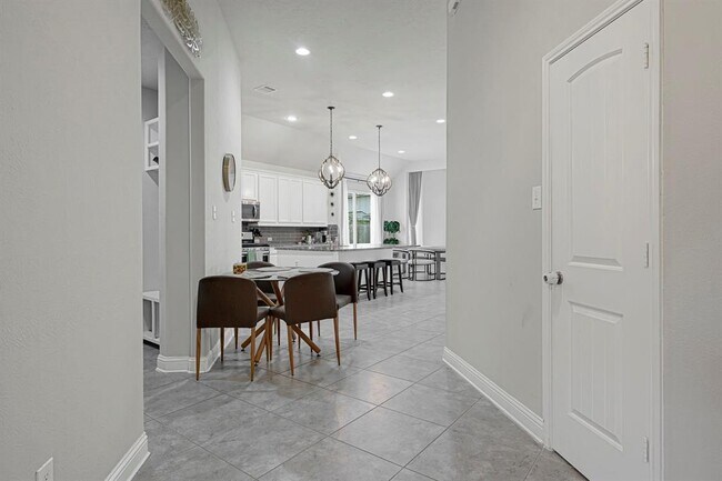 Building Photo - 8126 Lockridge Terrace Ln