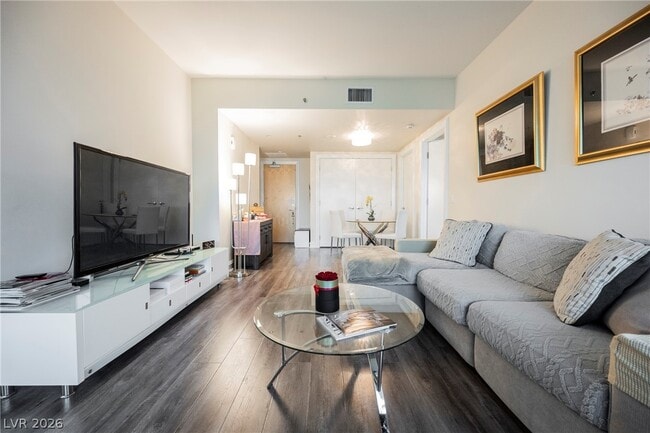 Building Photo - 2700 S Las Vegas Blvd