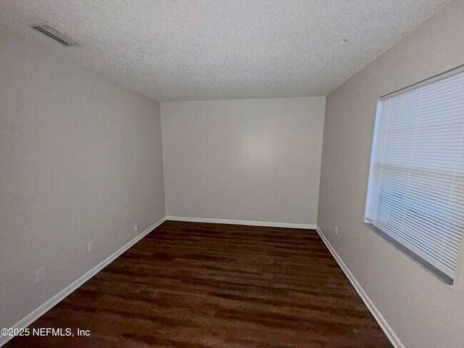 Building Photo - 283 Almansa Rd