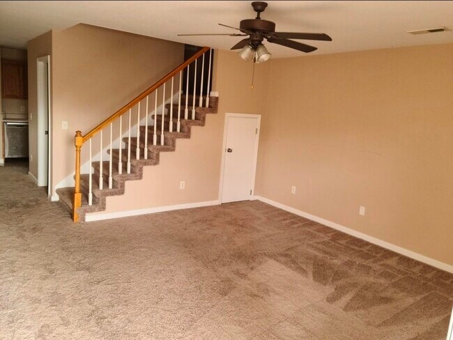Building Photo - 904 Glendower Way