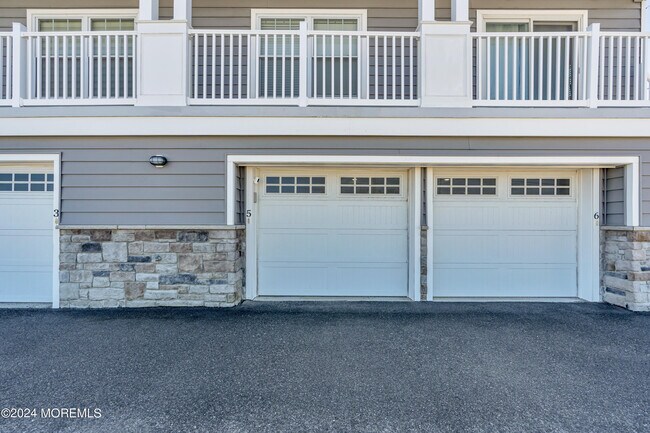 Building Photo - 1515 Ocean Terrace