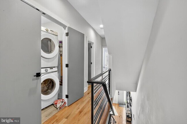 Building Photo - 427 W Norris St