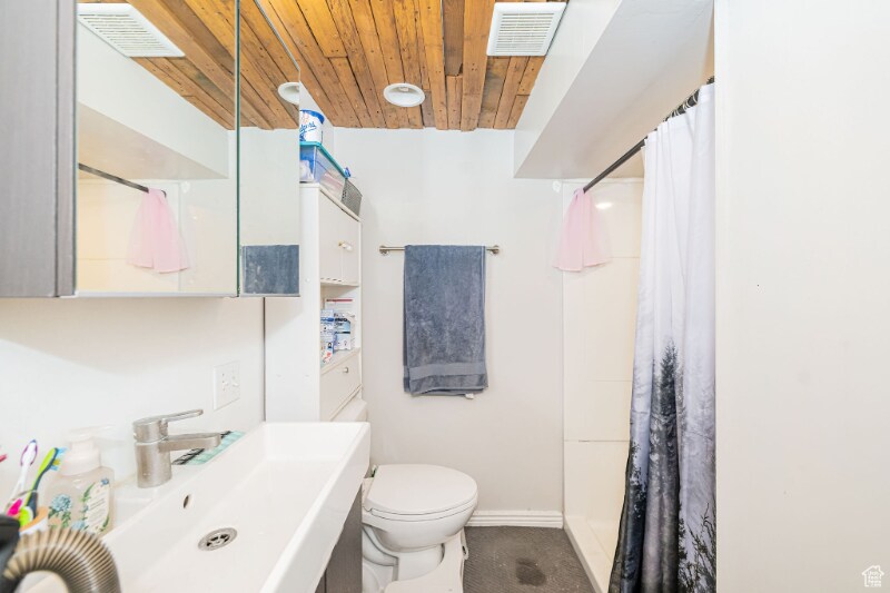 Building Photo - 1074 E 460 S St