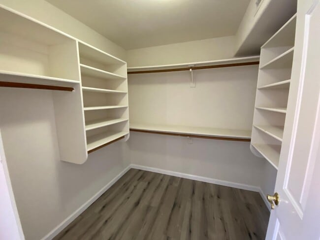 Building Photo - 10254 Hopi Ln