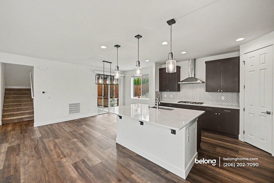 Building Photo - 20514-20591 91 Ave S