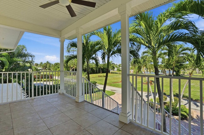 Building Photo - 3011 Pine Tree Dr