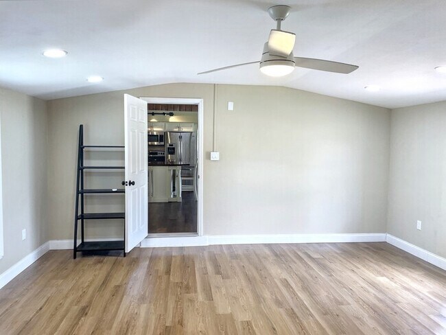 Building Photo - 1667 Rudy Ct