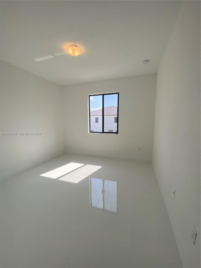 Building Photo - 2434 SW 145th Pl