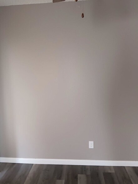 Building Photo - 466 Cedarview Ct