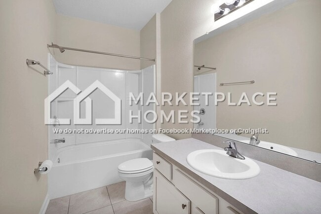 Building Photo - 3996 Vlg Vw Ln