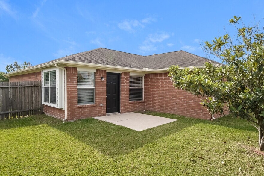 Building Photo - 5103 Santrey Dr