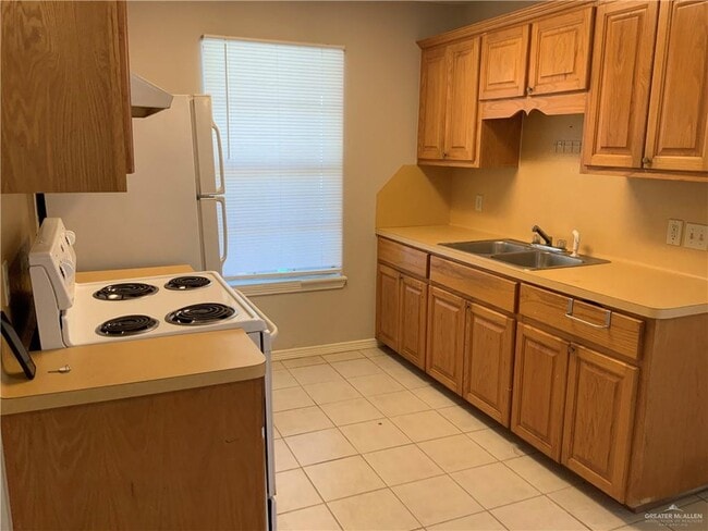 Building Photo - 20 W Bronze Ave