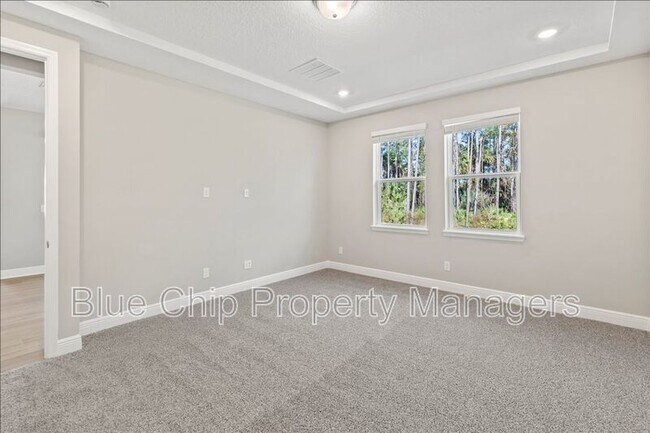 Building Photo - 1229 Pampus Dr