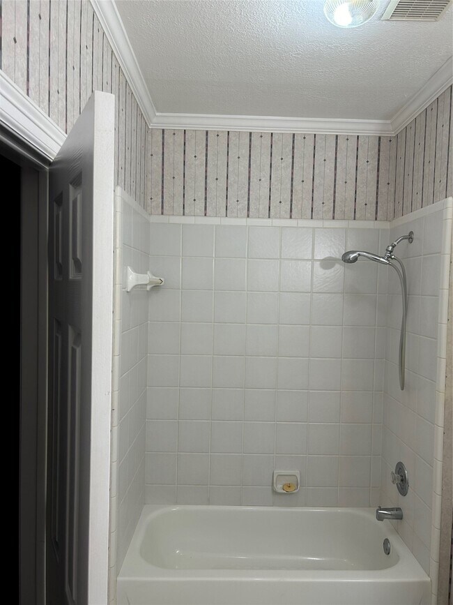 Building Photo - 17610 W Fawn River Cir