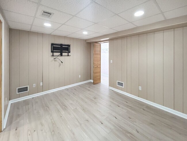 Building Photo - Stunning 5-Bedroom Executive Home in Kennesaw’s Preserve Falcon Hills!
