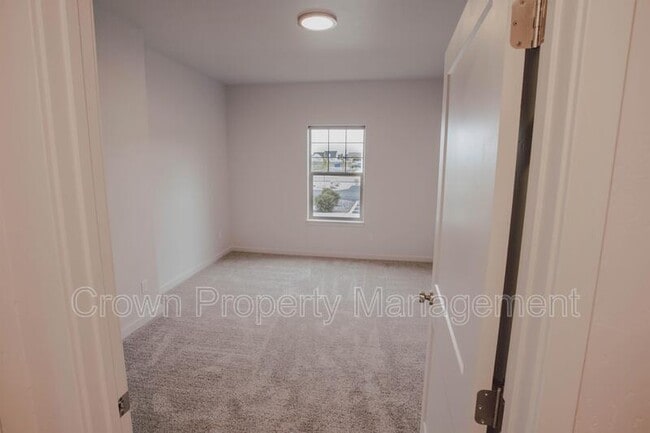 Building Photo - 202 Sawyer Ln