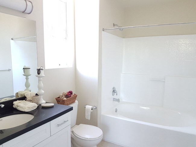 Building Photo - 1561 S Barrington Ave