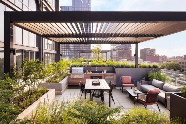 Building Photo - 164 N Peoria St