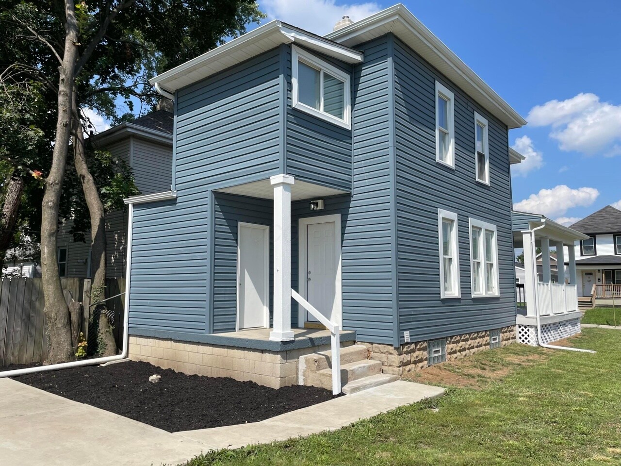 Building Photo - 299 S Warren Ave
