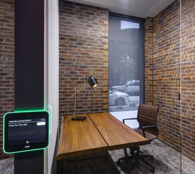 Building Photo - 175 N Ada St