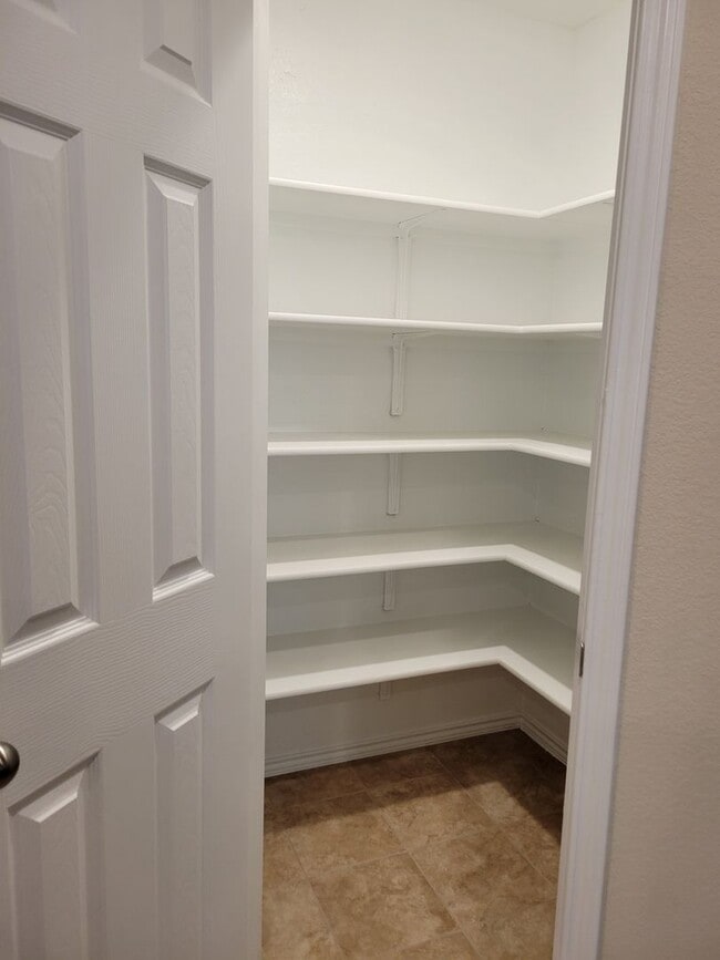 Building Photo - BEAUTIFUL YOWELL RANCH HOME!