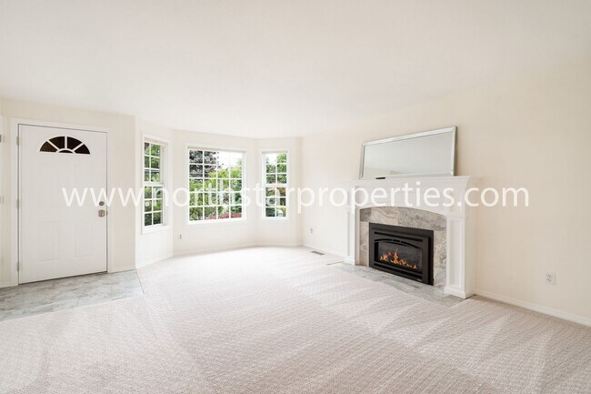 Building Photo - Impeccable Multnomah Village Bungalow