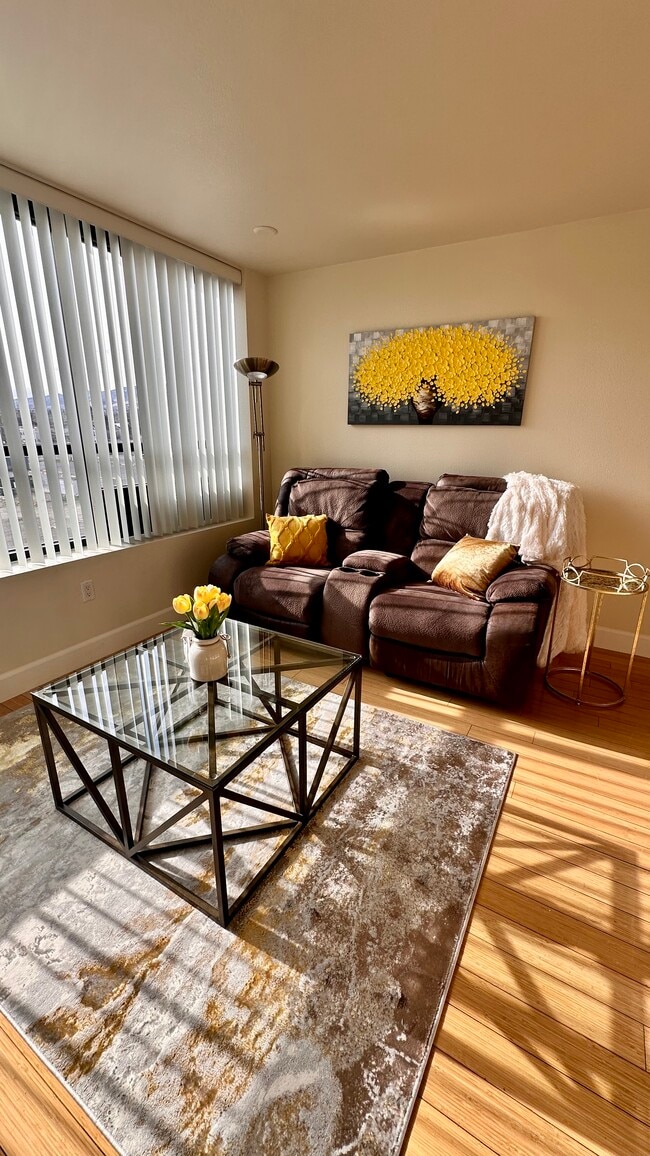 Building Photo - 450 N Arlington Ave