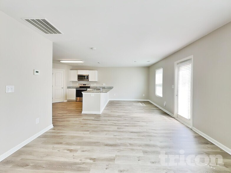 Building Photo - 542 Springtime Ln