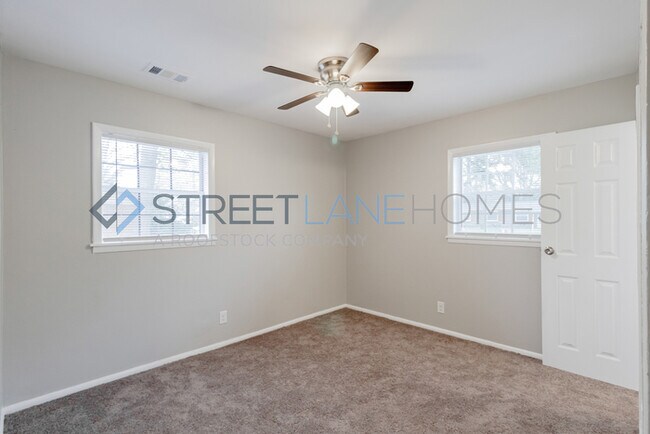 Building Photo - Charming 3 Bedroom in Warner Robins!