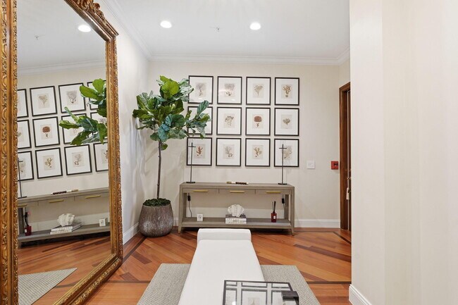 Building Photo - 921 Osceola Dr