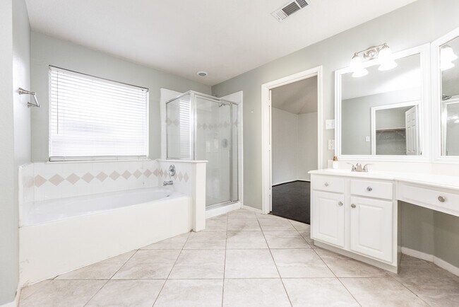 Building Photo - 21403 Hadrian Dr
