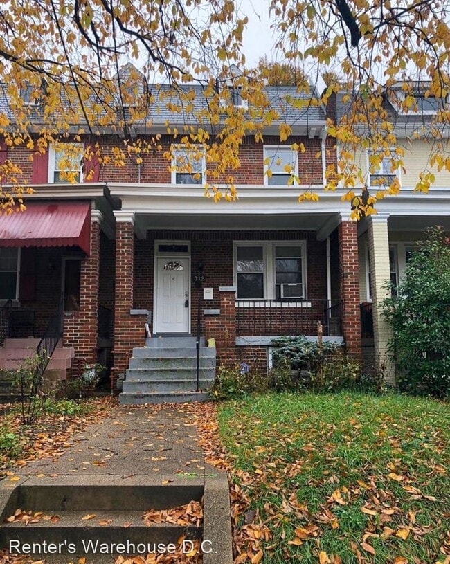 4 br, 2.5 bath House 312 Missouri Ave NW 312 Missouri Ave NW