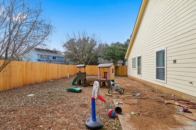 Building Photo - 414 Willow Grove Dr